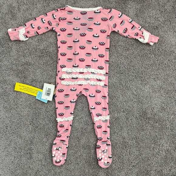 NWT Kickee Pants Ruffle Footie Pink Lotus Pie 18-24 months snap - Picture 3 of 8